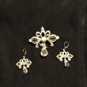 Brooch/Enhancer & earrings set